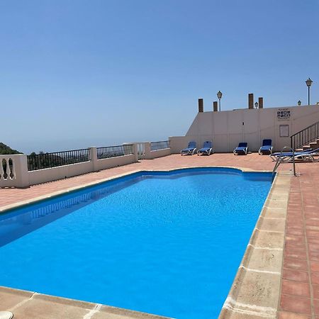 Precioso Apartamento De Dos Plantas Con Vistas Frigiliana Esterno foto