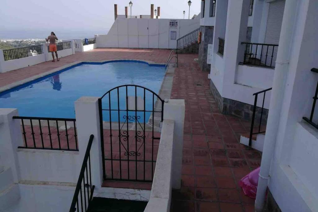 Precioso Apartamento De Dos Plantas Con Vistas Frigiliana Esterno foto