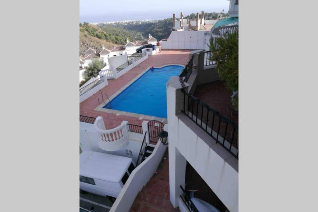 Precioso Apartamento De Dos Plantas Con Vistas Frigiliana Esterno foto