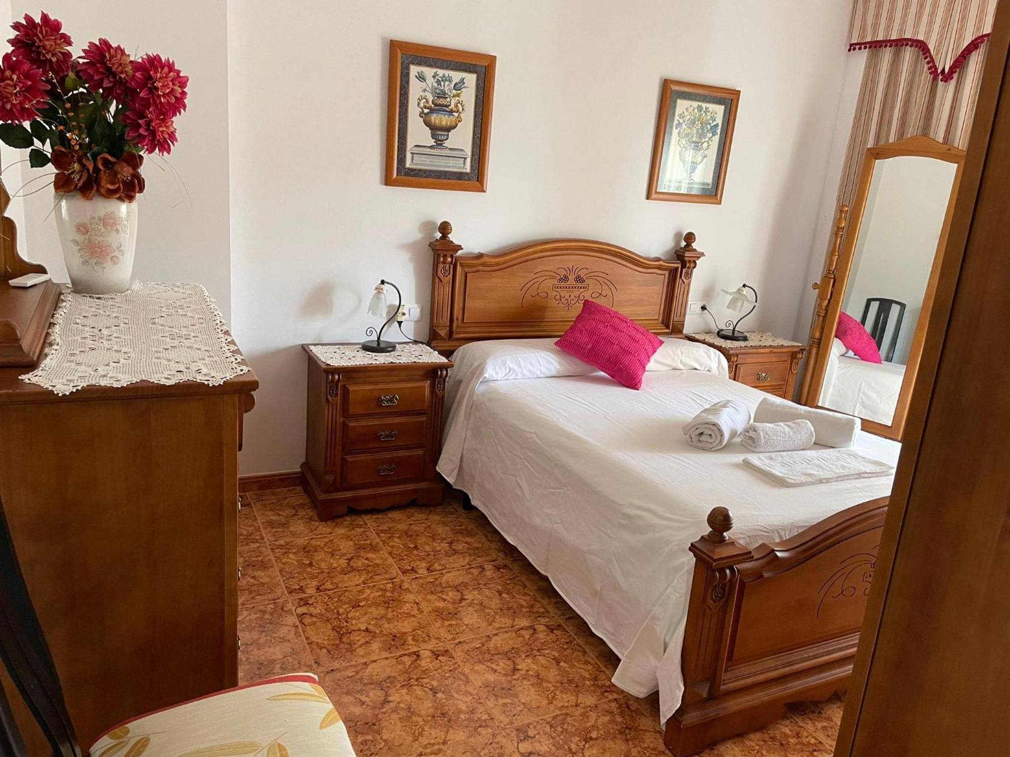 Precioso Apartamento De Dos Plantas Con Vistas Frigiliana Esterno foto