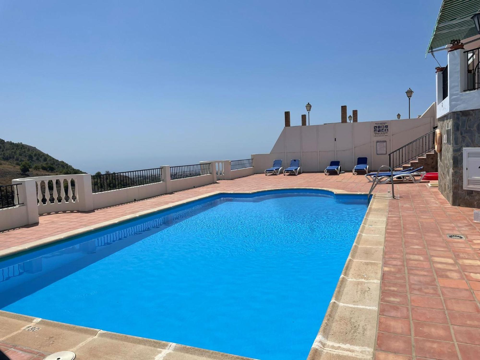 Precioso Apartamento De Dos Plantas Con Vistas Frigiliana Esterno foto